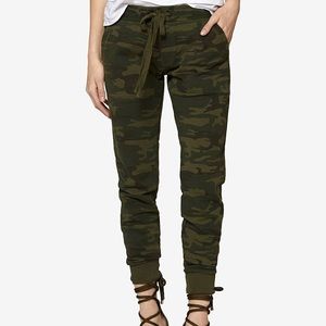 SANCTUARY green camouflage jogger sweatpants